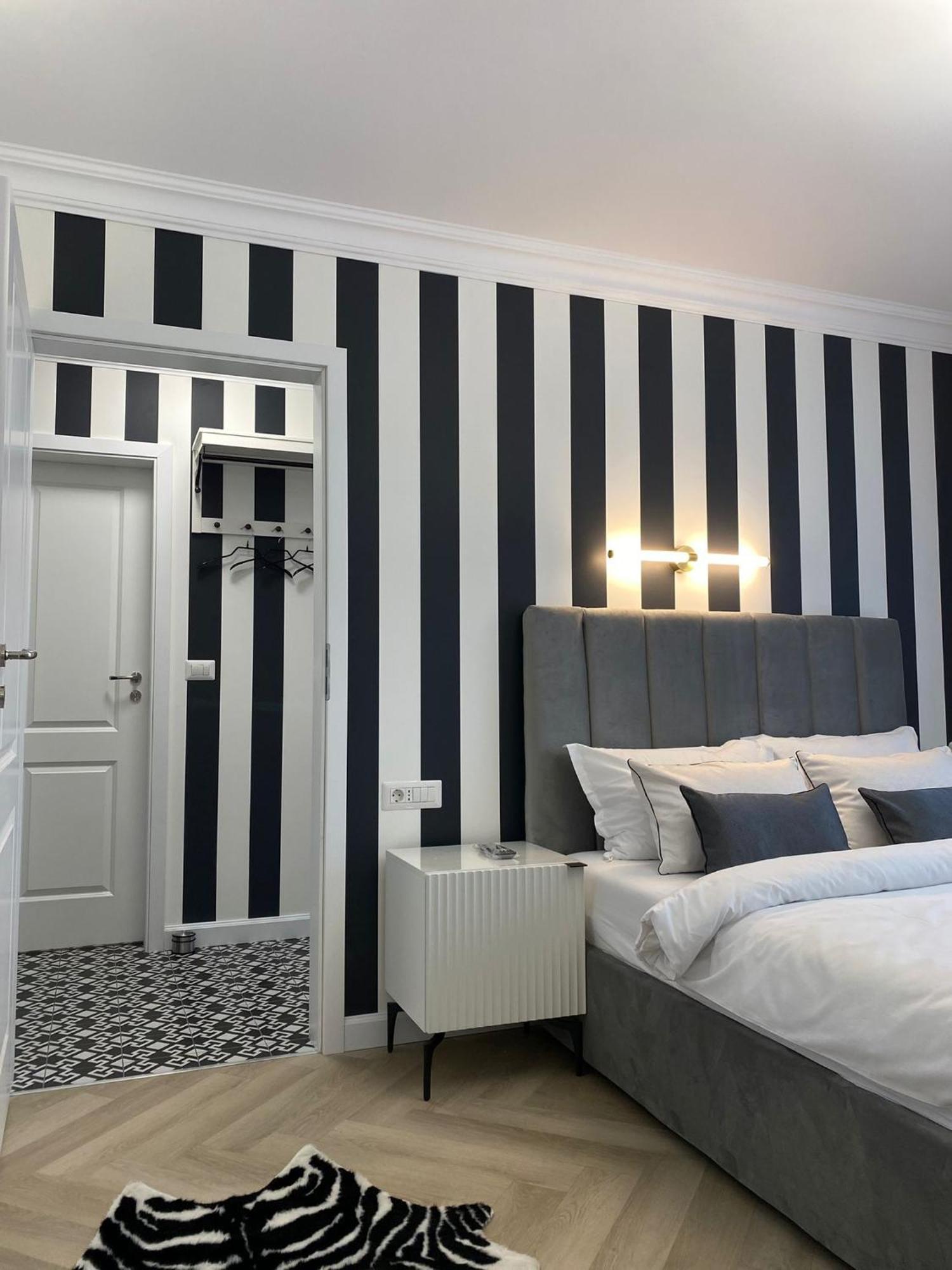 Studio Luxury Black & White Alba Iulia Exterior foto